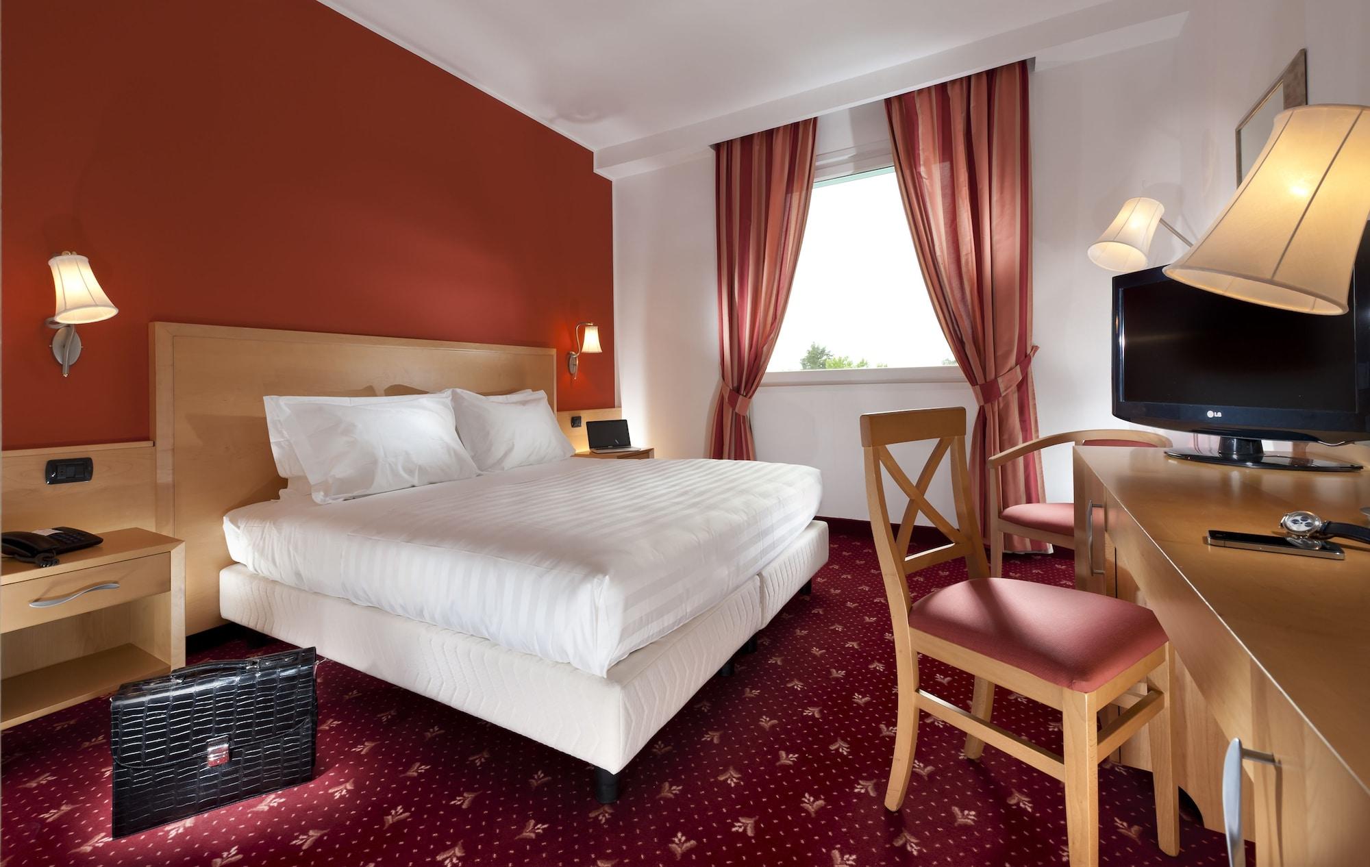 Hilton Garden Inn Milan Malpensa Somma Lombardo Exterior foto
