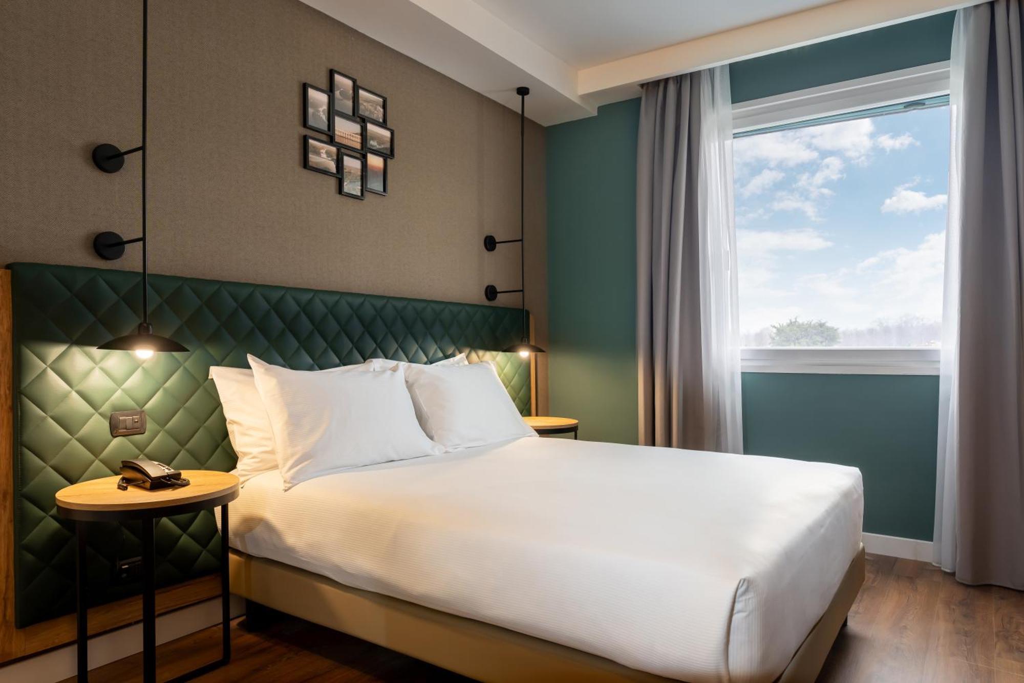 Hilton Garden Inn Milan Malpensa Somma Lombardo Exterior foto