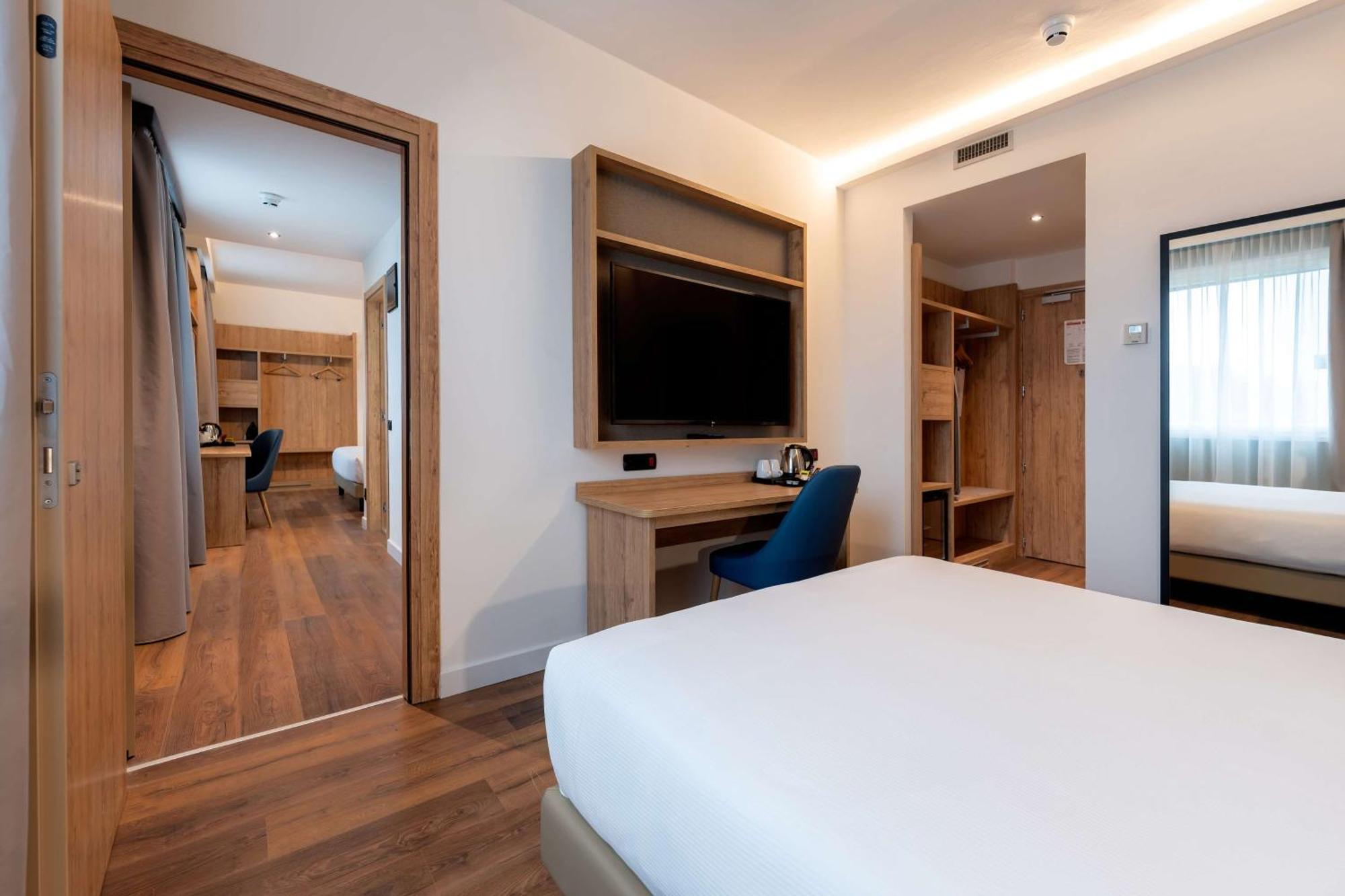 Hilton Garden Inn Milan Malpensa Somma Lombardo Exterior foto