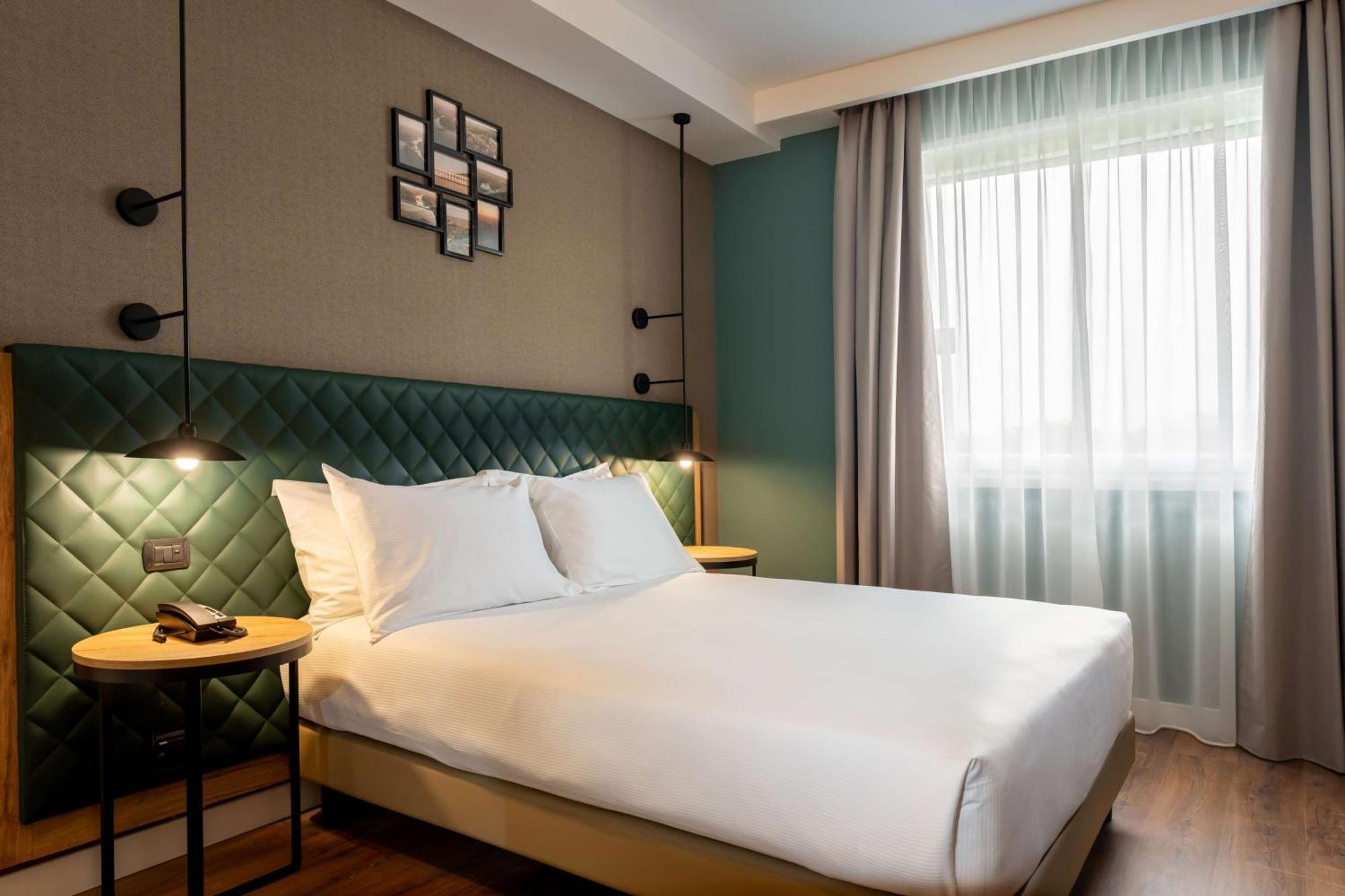 Hilton Garden Inn Milan Malpensa Somma Lombardo Exterior foto